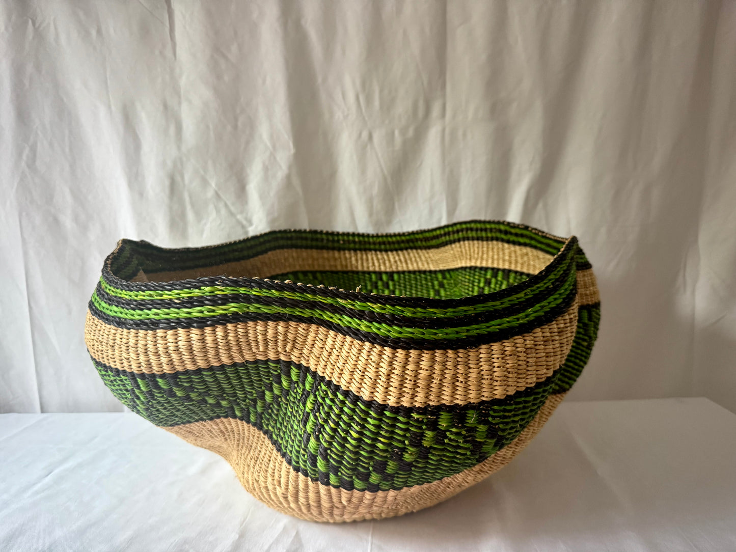 Pakurigo Wave Décor Basket